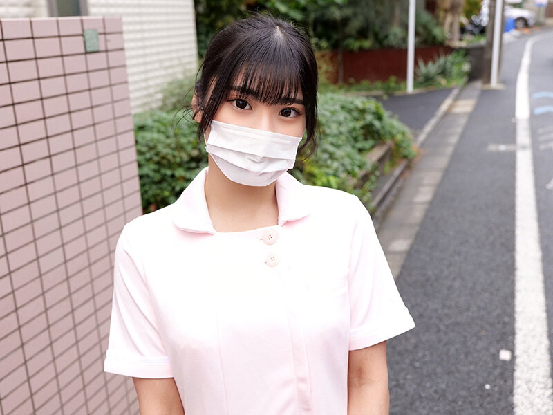 マスク美女感がハンパない歯科衛生士の皆さんww青空の下で童貞君のファーストキッス奪ってくれませんか！？マスクを外して現れる美顔で見つめる超濃密ベロキスで初めてのキッスを奪ってセキララ超発情！仕事も忘れて童貞君をベロベロ接吻とともに生ハメ中出し筆おろしww サンプル 2