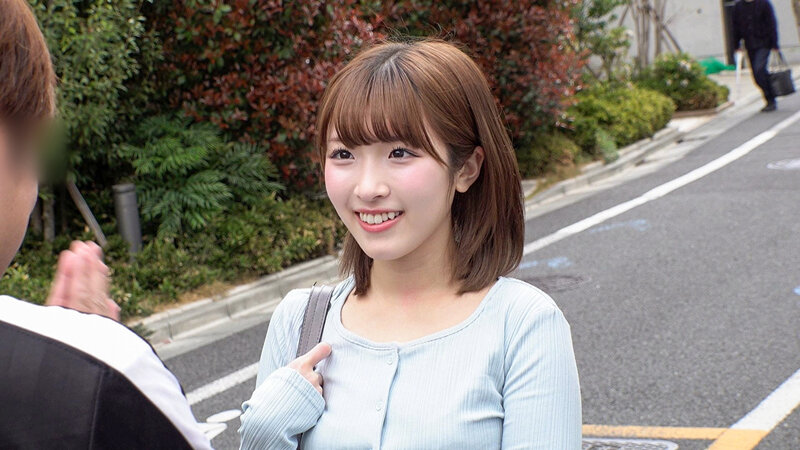 子育てに奮闘してる綺麗なママさん！「童貞くんに素股まででよいのでSEX教えてください！？」育児に追われレス気味の欲求不満オ○ンコに童貞チ○ポ擦りつけると溢れるいやらし汁//「初めてが私じゃダメかな…（ハート）」母性＆性欲が高まるママがそのままヌルっと生挿入筆… サンプル 17