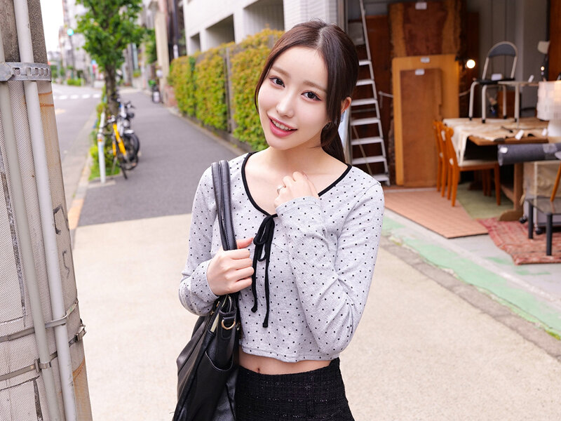 「夫とレス気味で…」セックスレスに悩む奥様が夫を喜ばせたい一心でチ○ポにギリギリ触れない焦らしの鼠径部マッサージ講習体験//「男の人ってこんなに感じるんですか？」至極のエロテクでデカチン男を悶絶暴発させちゃうと発情しちゃって…中出し裏オプセックスまでしち… サンプル 12