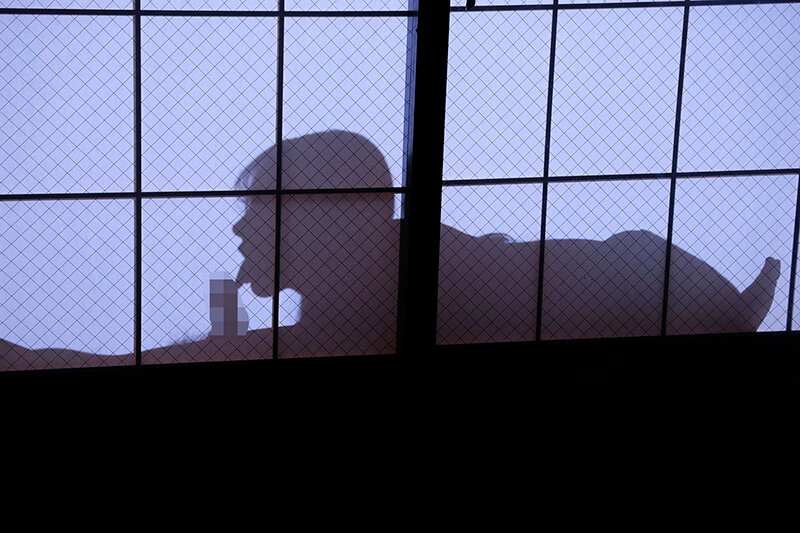 美人義母の障子越しシルエットSEXを毎日覗いていることに気づかれて…父が出張中、童貞の僕を寝室に連れ込み何度も中出しさせてくれた義母との秘密の家庭内NTR 望月りんね サンプル 4