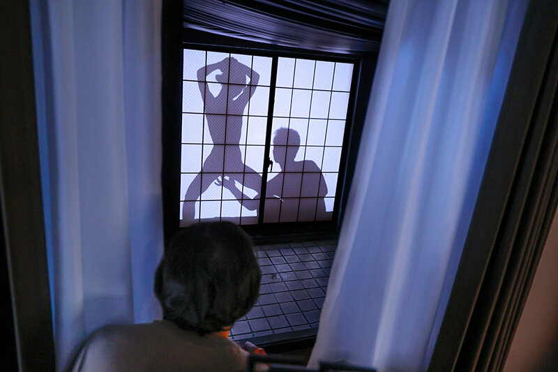 美人義母の障子越しシルエットSEXを毎日覗いていることに気づかれて…父が出張中、童貞の僕を寝室に連れ込み何度も中出しさせてくれた義母との秘密の家庭内NTR 望月りんね サンプル 3