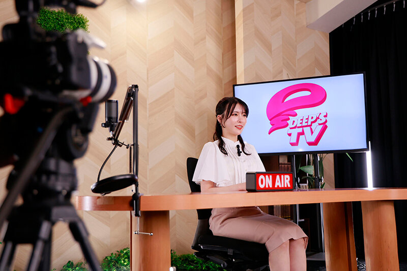 現役地方局人気女子アナウンサー みさきさん（26歳）1本限りの全国区AVデビュー！働く女AV出演ドキュメント マジックミラー便では口説けなかった高感度No.1女子アナが恥じらい公開セックスで連続イキ！ サンプル 2