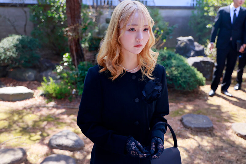 【4K】金髪喪服ギャル。6年ぶりに再会した部活仲間に記憶が無くなるまで酔わされ集団中出し乱交で弄ばれた元野球部マネージャー めぐり24歳 サンプル 2