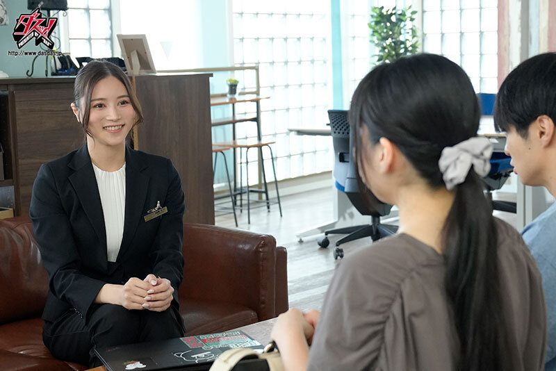 【人生で最も特別な日ーそれは結婚式─】新婦の目を盗んで、何度も何度も繰り返す生ハメ強●ズコバコSEX！唾液を絡ませて腰を振りまくる変態ウエディングプランナー 白峰ミウ サンプル 1