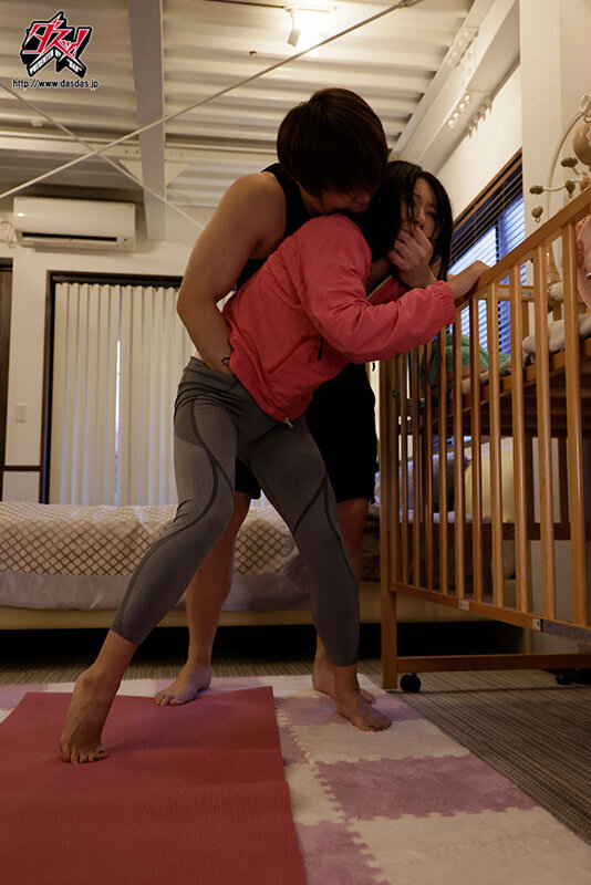 もう子供の前で…やめてください…。産後処女を狙われた新人ママの心をへし折る完膚なきまで拷姦.拷姦.拷姦。 竹内有紀 サンプル 2