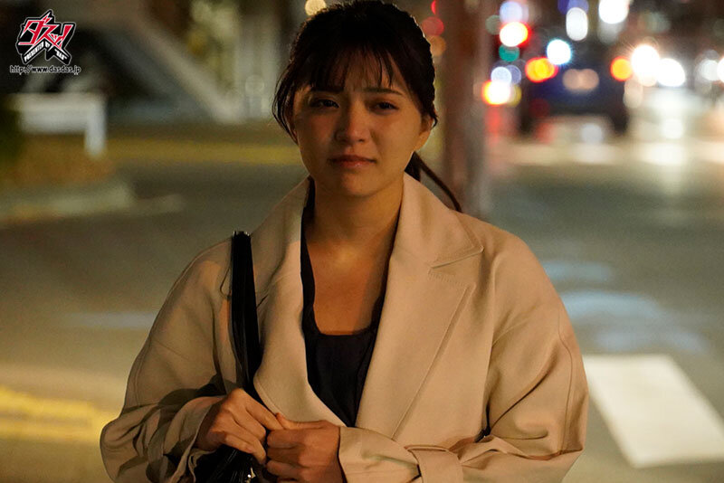 ばいばい。じゃあね。同棲5年で破局を迎えたカップルが引っ越し前夜に昔を想い出す。何度も何度もあなたの裸、キス、匂いを胸に刻むサヨナラ情熱セックスを繰り返した最後の一日。 根尾あかり サンプル 10