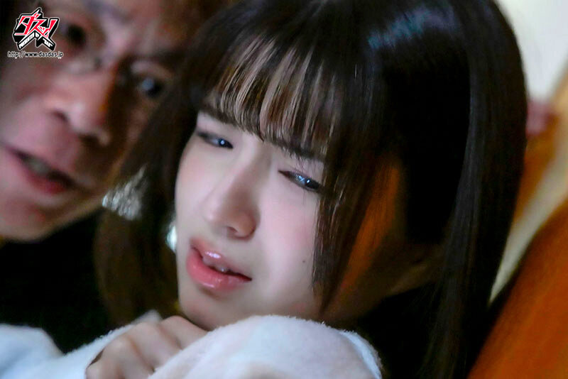 男嫌いなスレンダー美乳の連れ子に媚薬を●ませて一週間。子宮が疼き、理性を失った娘は、嫌がりながらも俺の巨根を求めるようになった。 倉本すみれ サンプル 11