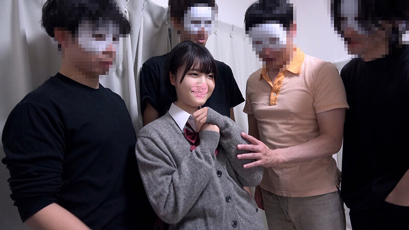 小さい女の子のワレメに中年男たちの極太をメリメリ挿入無邪気な笑顔が強張って虚無顔になった鬼ピストン6P乱交 サンプル 8