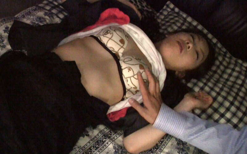 憧れていた美人OL（既婚）が終電逃してボクと相部屋に…4時間 サンプル 2