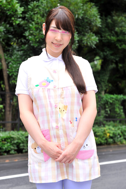 子供が大好き！どんなときでも笑顔あふれる素人の巨乳お姉さん限定！童貞クンの夢である授乳手コキをお願いしたら心優しい新人の幼稚園の先生＆保母さんは大きなおっぱいと母性愛を刺激され筆おろしSEXしてくれるのか！？ のぞみ サンプル 1