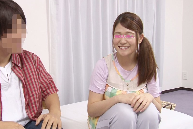 子供が大好き！どんなときでも笑顔あふれる素人の巨乳お姉さん限定！童貞クンの夢である授乳手コキをお願いしたら心優しい新人の幼稚園の先生＆保母さんは大きなおっぱいと母性愛を刺激され筆おろしSEXしてくれるのか！？ ひかり