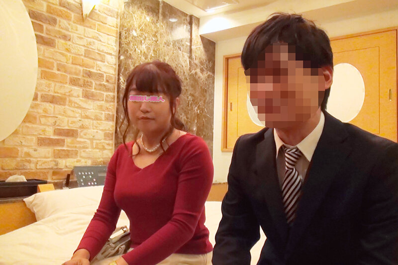 10数年ぶりに再会した同級生男女はラブホテルで1発10万円の連続射精セックスしてしまうのか！？ 3 ●校時代から気になっていたクラスのマドンナの巨乳とデカ尻にフル勃起した既婚者チ○ポと人妻マ○コが互いの家庭を忘れた生セックスは1発限りじゃ収まらない！！ りんか サンプル 1
