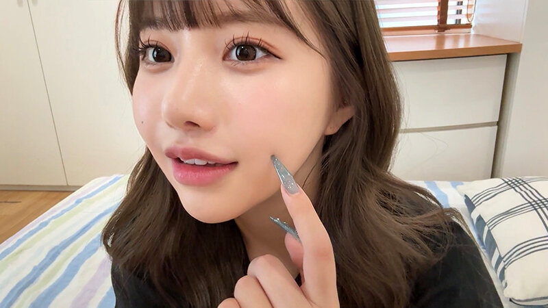 【素人ムクムクROOM】 部屋で昼からハメパコる同棲カップル！ ラブラブ・即ハメ・家中いつでもどこでも・ハメ撮り・中出し エロカワ彼女5名収録！ サンプル 1