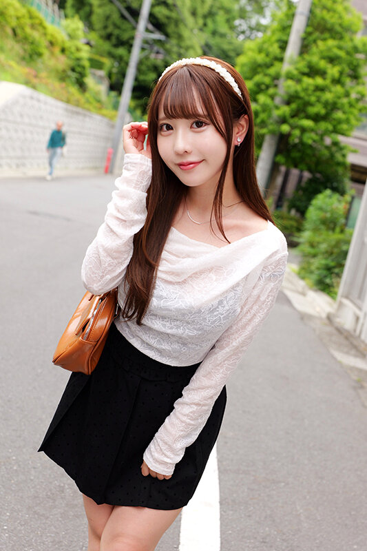 元アイドル・芸能界隈の港区女子。男に媚びるあざと可愛い芸能女子は下品なSEXを欲しがっている。 セフレ密会ハメ撮り ひかりちゃん サンプル 1