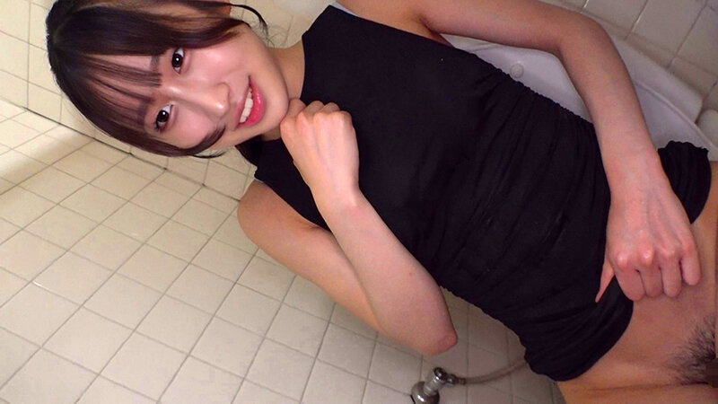 今日の私は、小便器。オシッコかけられたい変態女子 小便ぶっかけ 膣内放尿 美人シロウトの性癖暴露 サンプル 13