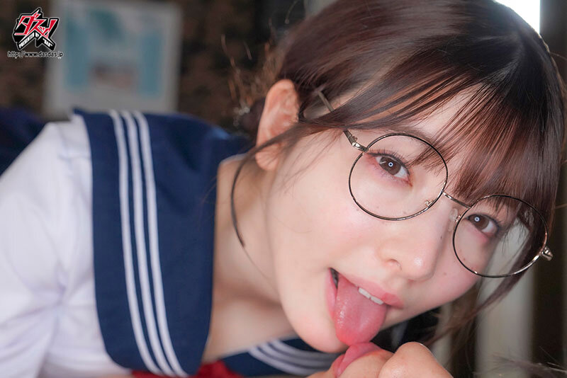 地味そばかす丸眼鏡巨乳の幼なじみに「私にエッチなこと教えてくれる？」と囁かれ、理性をぶっ壊されて何度も中出しする極限チンイラ痴女POV。 彩月七緒 サンプル 3