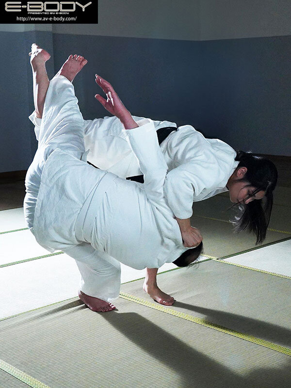 Kcup 173cm 関東を覇した黒帯柔道家 大門レヤ AVデビュー サンプル 2