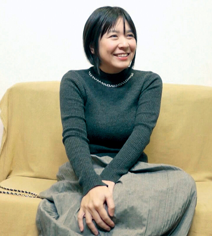 ［求人募集・素人面接］ 弊社の事務員を募集したらGカップ柔らかフワポニョ爆乳の可愛い熟妻が来まして、明るくピュアでエロそうだから口説いてAV出演させてみました。 八咲唯 サンプル 1