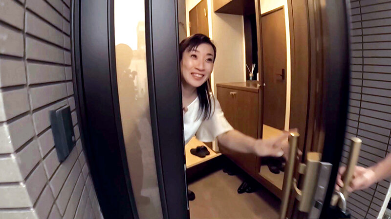 夫と子の居ぬ間に自宅訪問し奥さんをやりたい放題メチャクチャにして生中出ししまくり家中を女潮と精子まみれにして帰りました。 美原すみれ サンプル 1
