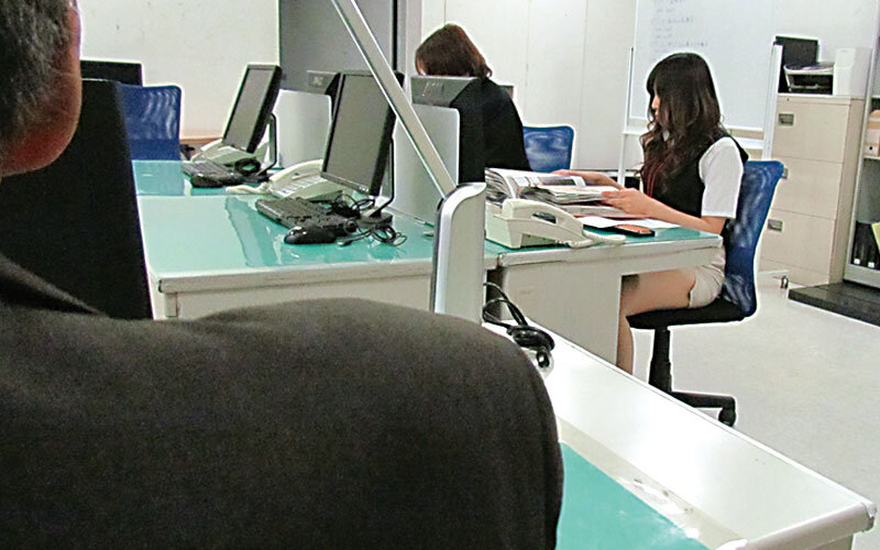 パート先でセクハラ行為をされて、逆に発情してしまう人妻4時間 サンプル 13