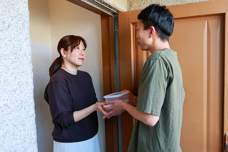 アパートの隣に住むムッチリすけべな五十路妻 久宝ななえ サンプル 5