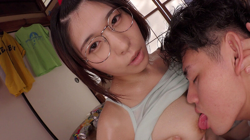 【姉ちゃんは僕をディルド扱い】親の再婚でできた義姉は喪女だらしないのにエロすぎた無防備巨乳な姉に杭打ち中出しされた僕… 白雪美月 サンプル 4