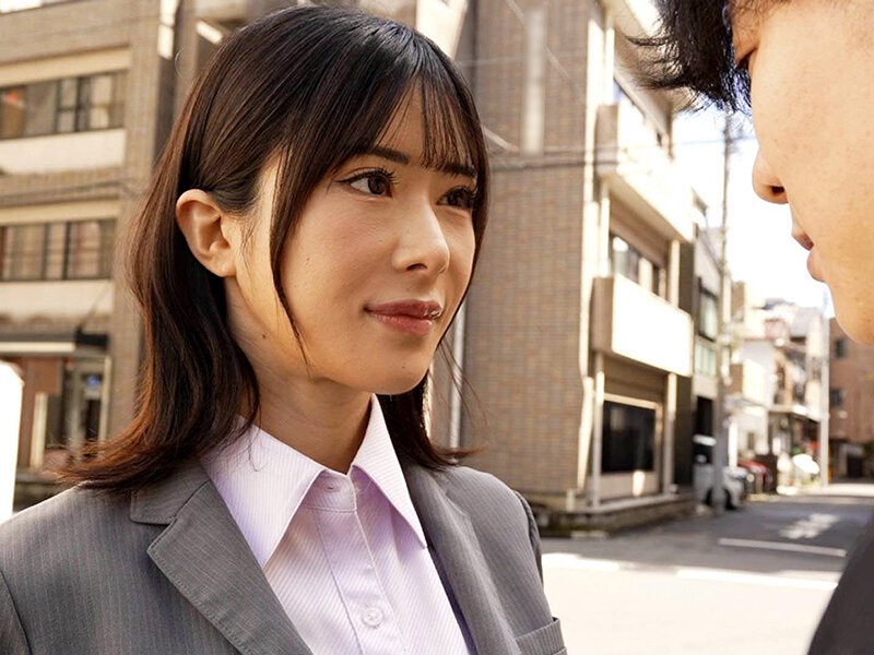 リモート会議中に、本社にバレないようにうねり腰騎乗位で女上司に強●中出しさせられまくった僕。 辻井ほのか サンプル 1