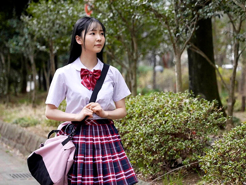 【人生初飲尿】「ご主人様のおしっこが大好き！」ガブガブごくごく、都合の良い飲尿J系メイド・めぐりちゃん 美ノ嶋めぐり サンプル 1