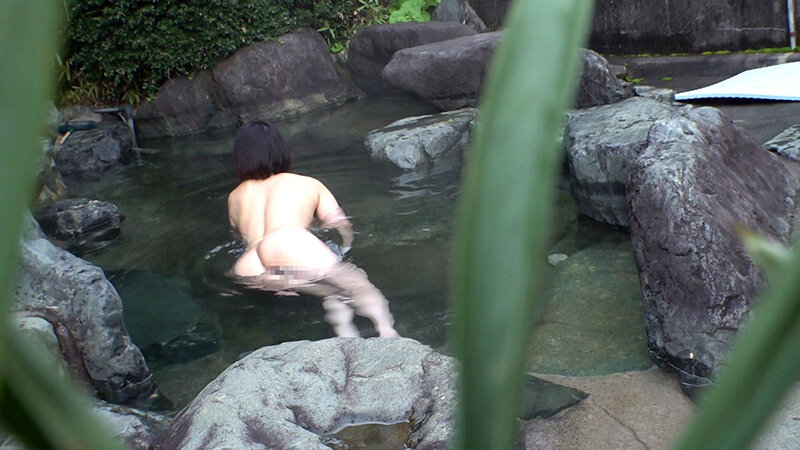 童貞喰いの痴女妻が出没すると噂のメスワニ混浴温泉は実在した！3 痴女妻4名収録 サンプル 6