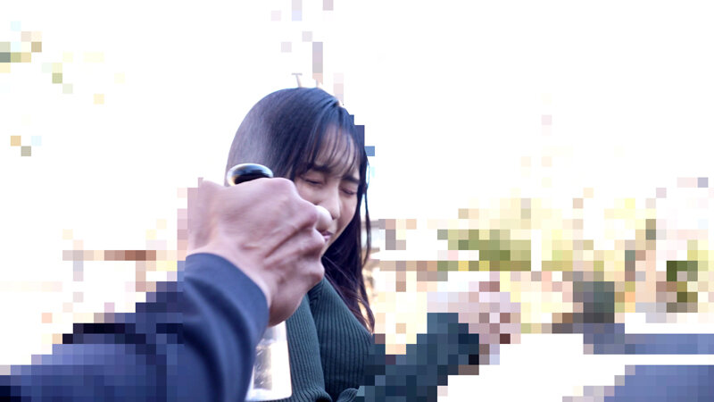 【無警戒な胸チラ女子】無防備女睡眠姦盗撮 サンプル 1
