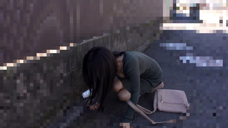 【無警戒な胸チラ女子】無防備女睡眠姦盗撮 サンプル 2