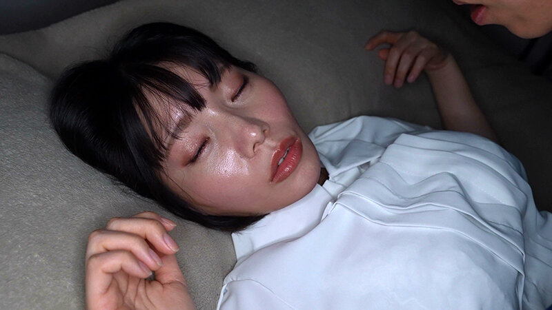 【爆乳バイト女子:スナオさん26歳】飲み会後に泥●女子を介抱したがる男たちの実態 九井スナオ サンプル 1