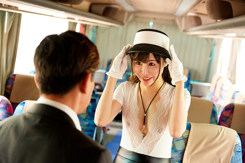 カラダを張って客をもてなす淫乱バスガイドと生ハメバスツアー サンプル 10
