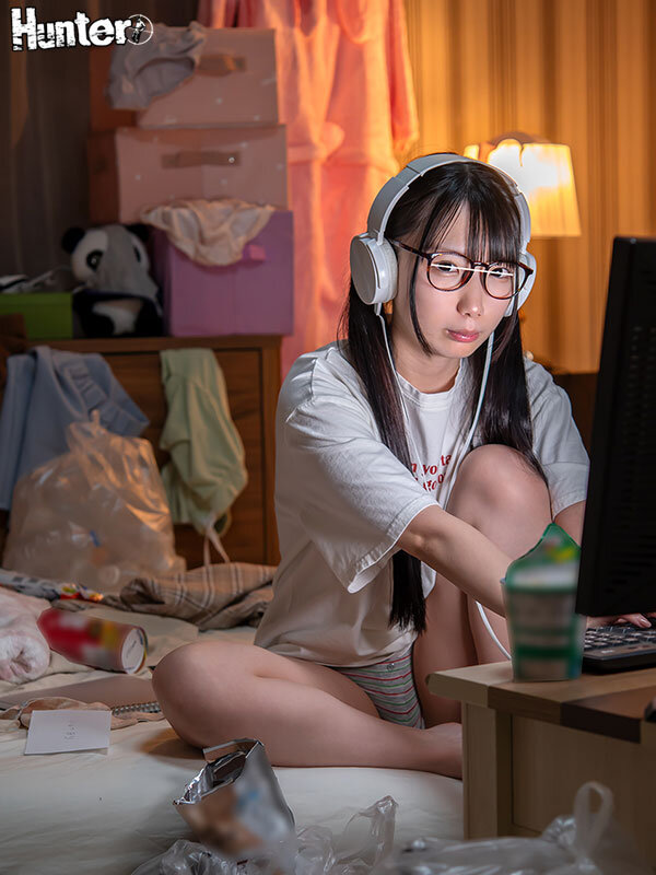 親の再婚でボクに義妹ができた！ただし部屋から滅多に出ない引きこもりの腐女子。当然、コミュ障なのでボクとの会話は最低限。でも性欲は旺盛で、たまに部屋の扉に「今日したい」と書かれたメモが… サンプル 1