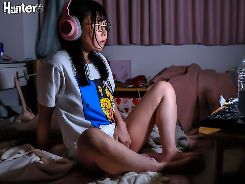親の再婚でボクに義妹ができた！ただし部屋から滅多に出ない引きこもりの腐女子。当然、コミュ障なのでボクとの会話は最低限。でも性欲は旺盛で、たまに部屋の扉に「今日したい」と書かれたメモが… サンプル 2
