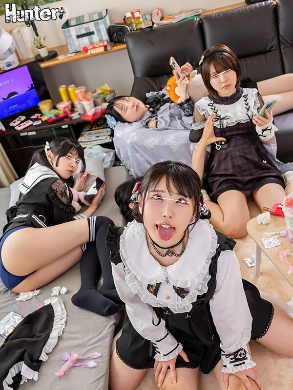 ボクの部屋はいつの間にかワケあり家出地雷系女子たちの溜まり場！ゴムさえ付ければHは決して嫌がらないし文句言わない！でも気持ち良くないのかほぼ無反応！でも無許可ナマSEXしたらアへ顔でイキまくって中出し懇願！！ サンプル 1
