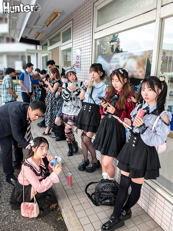 地雷系たちんぼ女子！交渉次第でNNOK！援交・割り切りする地雷系女子たちは最近公園で取り締まりが厳しくなったからとコンビニ前で立ちんぼ開始！貧困・推し活・暇つぶしと理由はそれぞれだけどお出かけついでに安心安全に活動中！？ サンプル 1