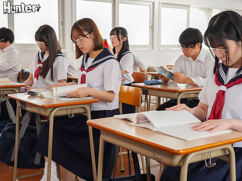 教えて！ヤリマンGAL先生！進学校に新しく赴任したのはスタイル抜群ギャル先生！ガリ勉だらけの教室で明らかに場違い！しかしこの先生、勉強は教えられないけどセックス偏差値激高で生徒のエッチな性の悩みを解決！真面目女子も先生に感化されてしまってヤリマン化！ サンプル 2