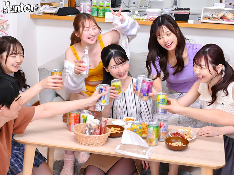 シェアハウス王様ゲーム！入居したら女子だらけ！このシェアハウスでは新しい人が入居すると歓迎会と称し、王様ゲームが行われる決まりが！住民同士の恋愛は厳禁だが、エッチな事なら問題なし！恋愛感情抜きでやりたい放題！ サンプル 2