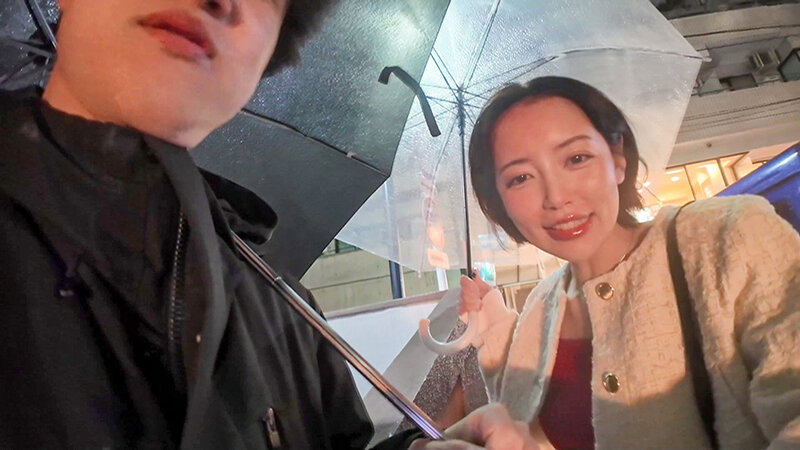 日常のVlogを撮っていたら健気な人妻も参加してそのままSEX 美咲かんな サンプル 1
