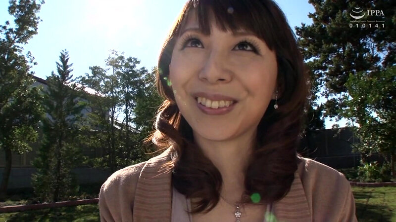 初撮り三十路妻セレクション～燃え疼く子宮が抑えきれない素人奥さまの淫欲中出し性交～30人8時間2枚組 サンプル 12