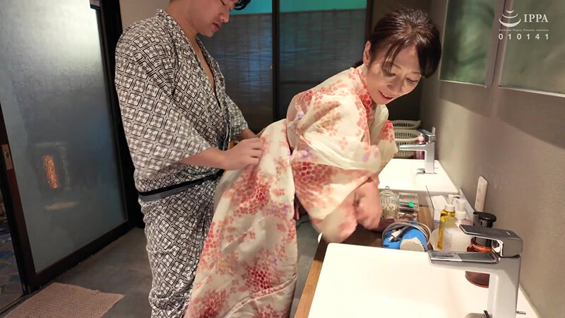 三枝木玲実 50歳 First Best 10作品8時間2枚組 サンプル 15