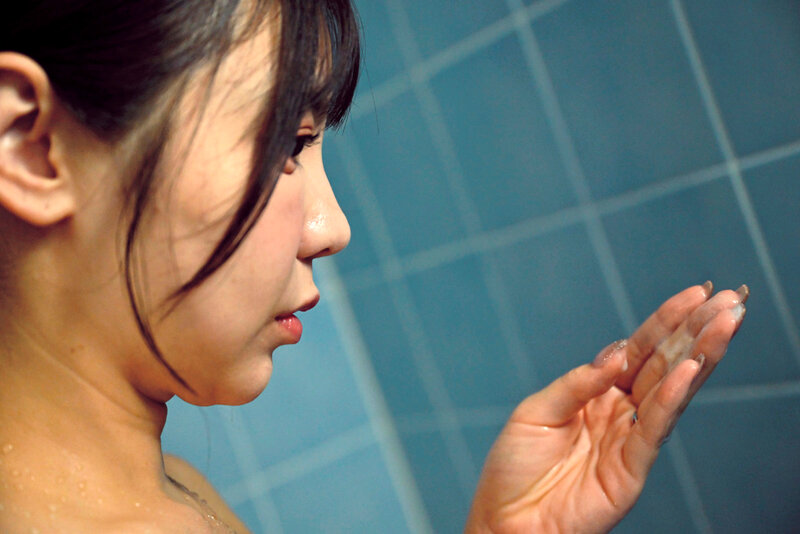 引越し業者の新人営業担当の私は…旦那に内緒でお客様を気持ち良くさせちゃうチョロい人妻 吉澤友貴 サンプル 1