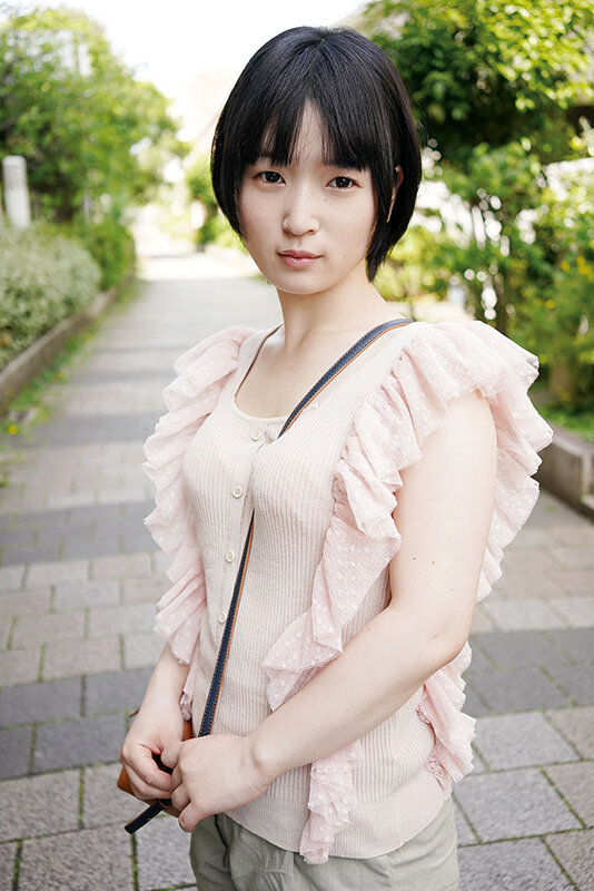 365日ニョキニョキの卑猥な長―い乳頭を持つ彼女は、華奢でちっちゃい体なのにド淫乱なギャップがエッチすぎるチビッコでした。 サンプル 1