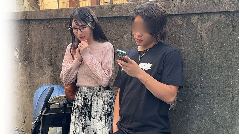 ホスト狂いのシンママは奴●気質の貢ぐちゃん。ドMご奉仕勘違い女。 小野坂ゆいか サンプル 4