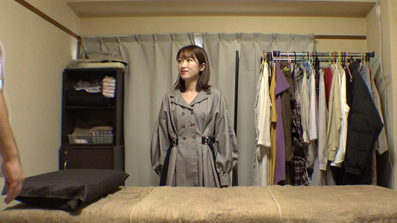 媚薬オイルマッサージ 痴●盗撮＆中出し素人娘VOL.68 超強力媚薬を配合したマッサージオイルを施術中に知らずに塗りこまれたオンナは、身体の火照りに驚き、チ〇ポを欲しがる自分に戸惑い、垂れ出したマン汁に恥ずかしがりながらも生ハメ中出しまで欲してしまう！ サンプル 1
