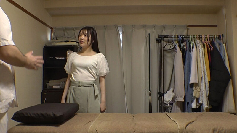 媚薬オイルマッサージ 痴●盗撮＆中出し素人娘VOL.68 超強力媚薬を配合したマッサージオイルを施術中に知らずに塗りこまれたオンナは、身体の火照りに驚き、チ〇ポを欲しがる自分に戸惑い、垂れ出したマン汁に恥ずかしがりながらも生ハメ中出しまで欲してしまう！ サンプル 6
