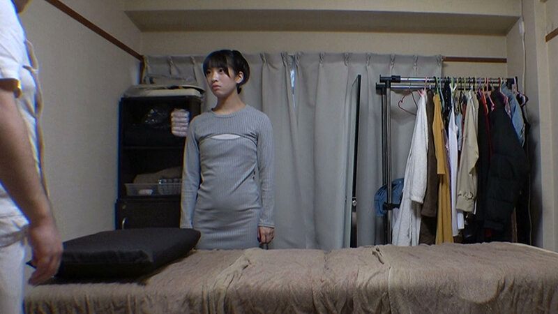 媚薬オイルマッサージ 痴●盗撮＆中出し素人娘VOL.74 超強力媚薬を配合したマッサージオイルを施術中に知らずに塗りこまれたオンナは、身体の火照りに驚き、チ〇ポを欲しがる自分に戸惑い、垂れ出したマン汁に恥ずかしがりながらも生ハメ中出しまで欲してしまう！ サンプル 7