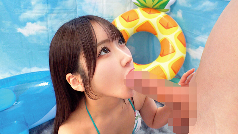 ビキニ姿が眩しい水着ギャルが【お口だけでコンドーム装着】 ノーハンドでデカチンを咥えた彼有りビキニギャルのオマ○コから恥ずかし汁が水着を越えて溢れ出す！！口の中でドンドン大きくなる極太ペニス…「下のお口にも入れてほしいかも（/ω￥）」開放的なサマーGA… サンプル 7