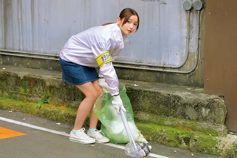 ボランティア活動に勤しむ心の綺麗な学生の皆さん！「早漏に悩む童貞君の暴発改善のお手伝いしてくれませんか？」慈善活動に参加するピュアな女の子が早漏すぎる童貞君にドキドキ＆キュンキュンしちゃって生中出し筆おろしSPECIAL！ サンプル 1